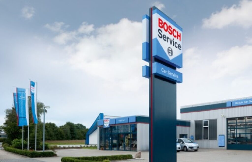 Bosch Car Service-verkstad med tydlig skyltning och moderna lokaler