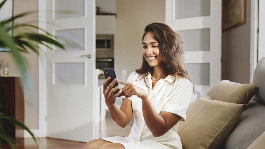 Kund bokar bilservice online via telefon